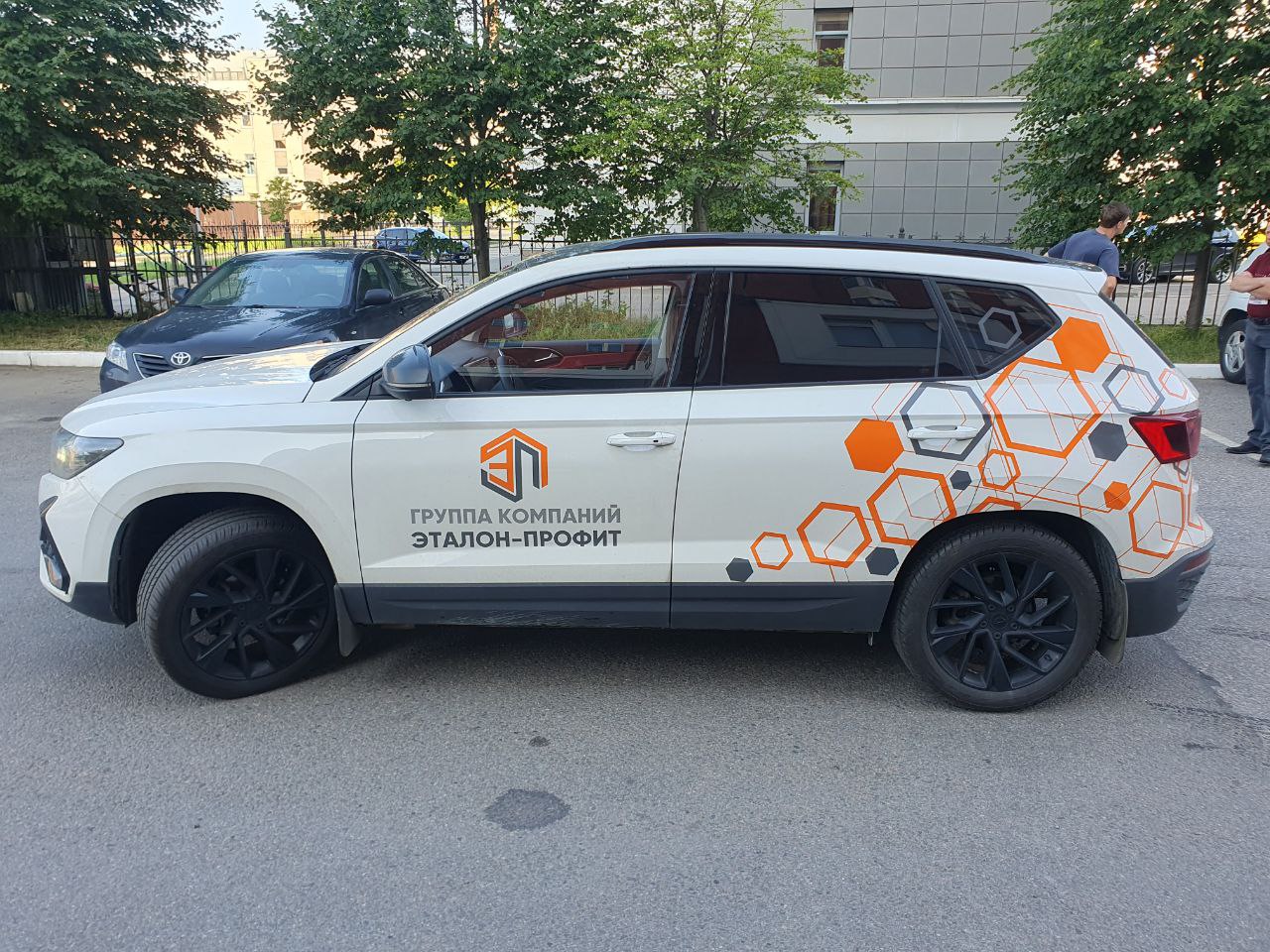РАСШИРЯЕМ ПАРК СЛУЖЕБНЫХ АВТОМОБИЛЕЙ